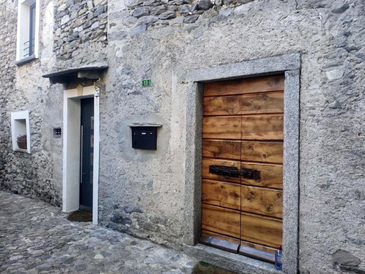 Guesthouse "Castello Del Nucleo" Intragna Ngoại thất bức ảnh