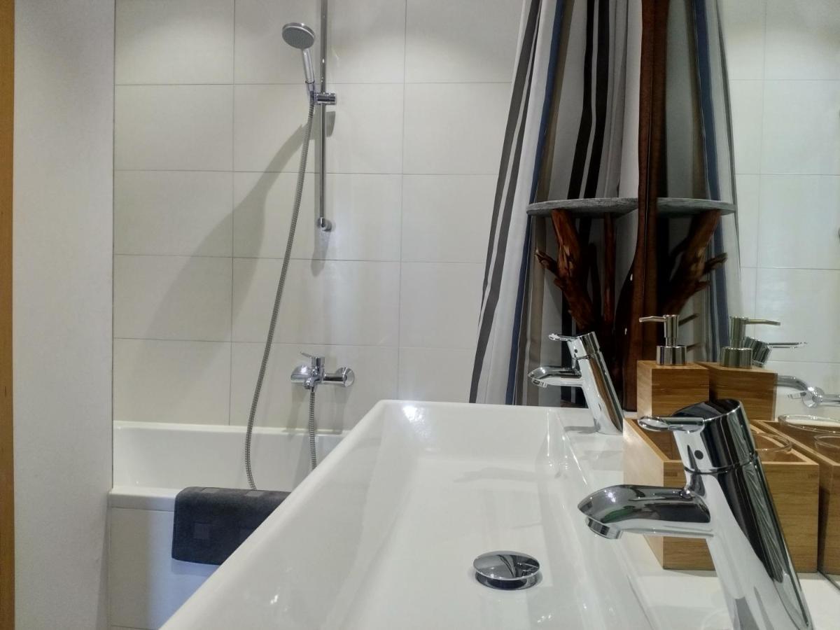 Guesthouse "Castello Del Nucleo" Intragna Ngoại thất bức ảnh