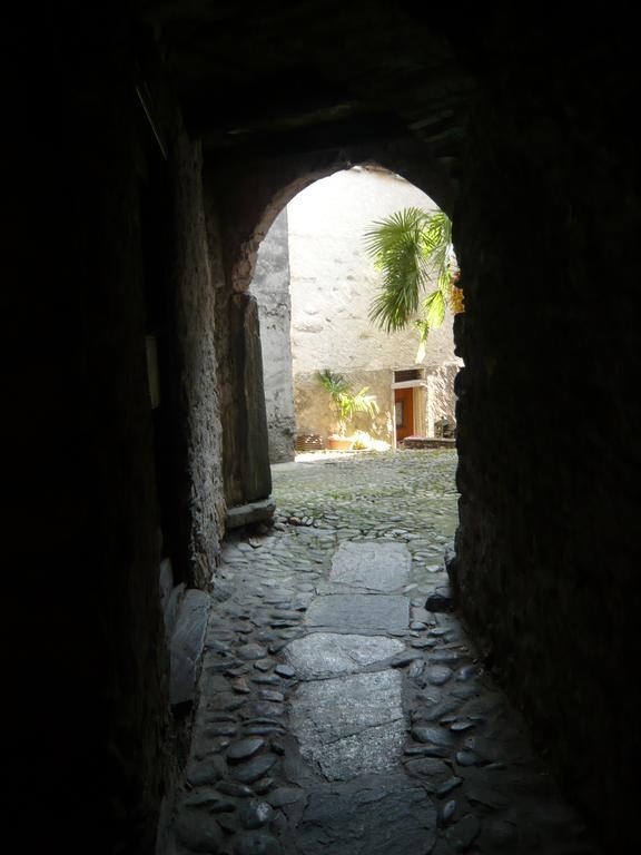 Guesthouse "Castello Del Nucleo" Intragna Ngoại thất bức ảnh